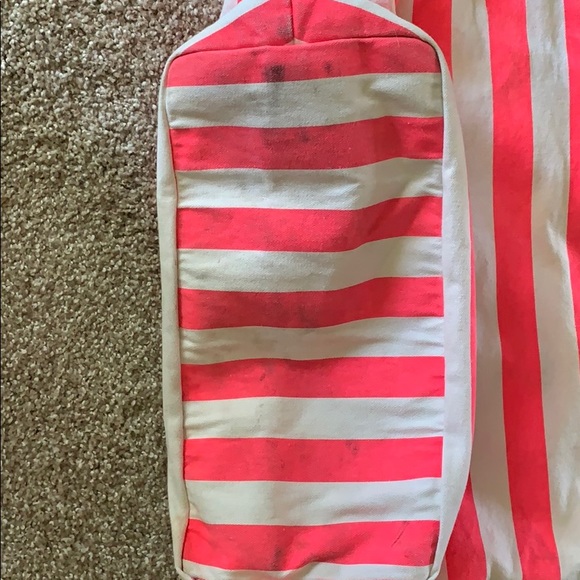 Victoria Secret beach bag and Clinique tote - Picture 3 of 8